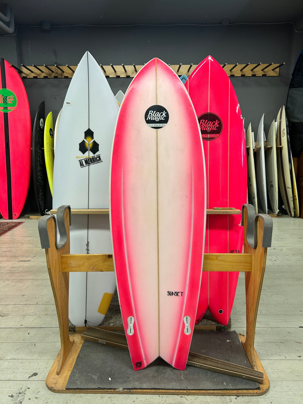 BLACK MAGIC - Fish Sunset 5’9" USATA