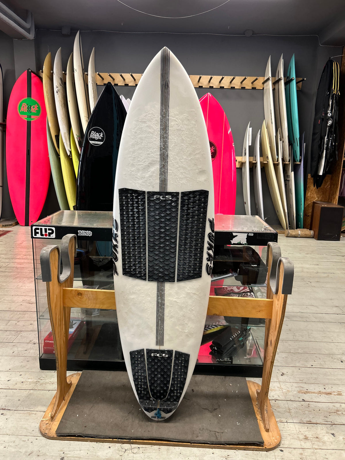 PUKAS - 69ER EVOLUTION by Axel Lorentz 5'10" x 19.75" x 2.38" - 29.1L