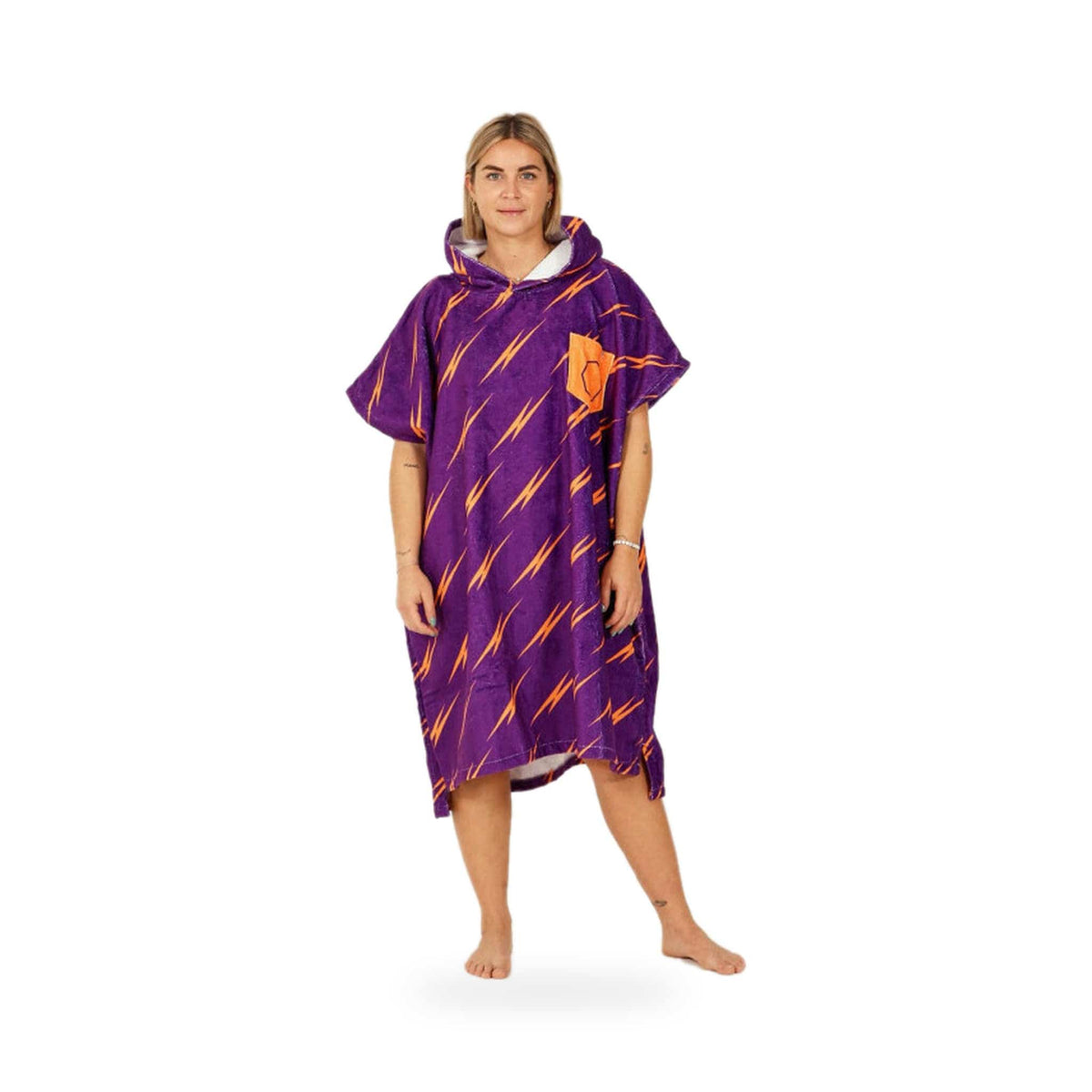 AFTER - Poncho Charger Series Puerto – poncho scontornato su fondo bianco
