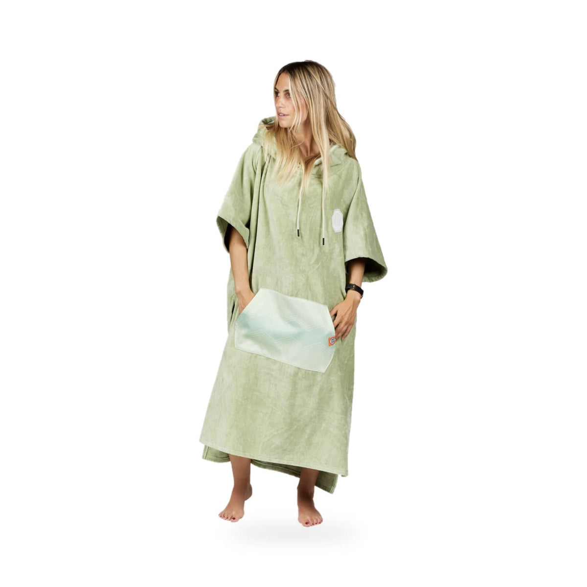 AFTER - Poncho Jacquard Tender Green – poncho scontornato su fondo bianco