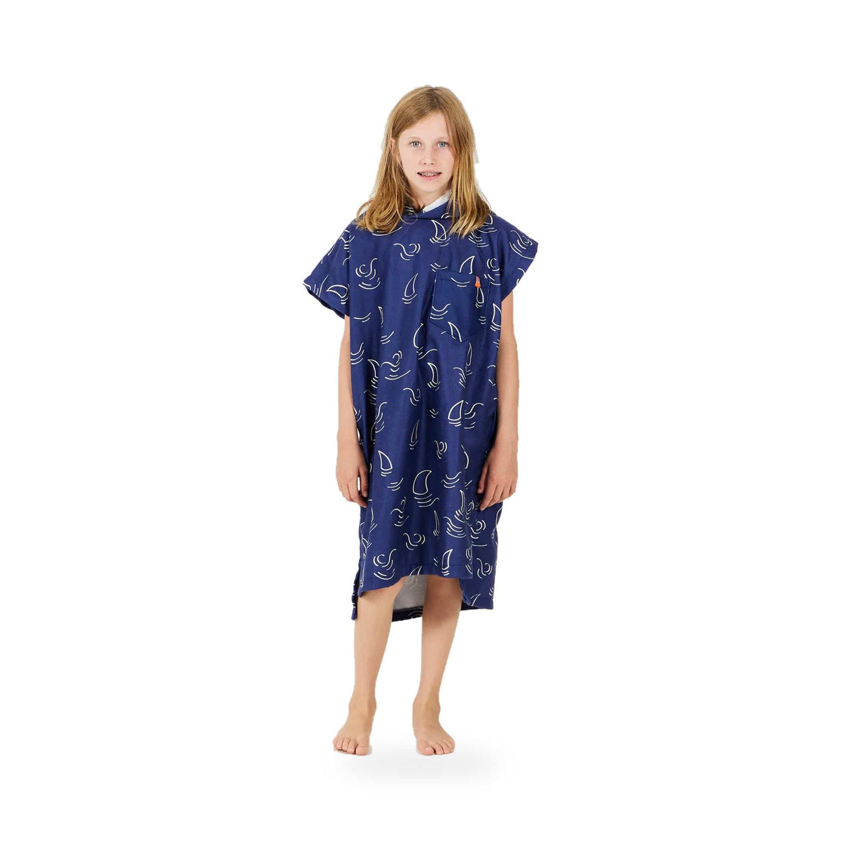 AFTER - Poncho Kid Shark – poncho scontornato su fondo bianco