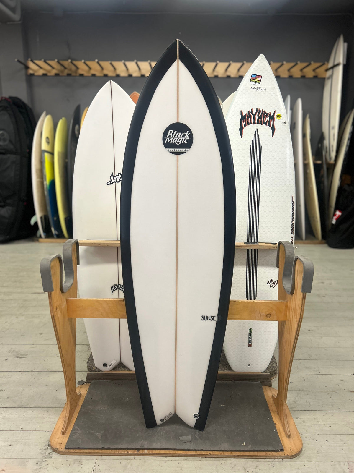 BLACK MAGIC - Fish Sunset 5’9"