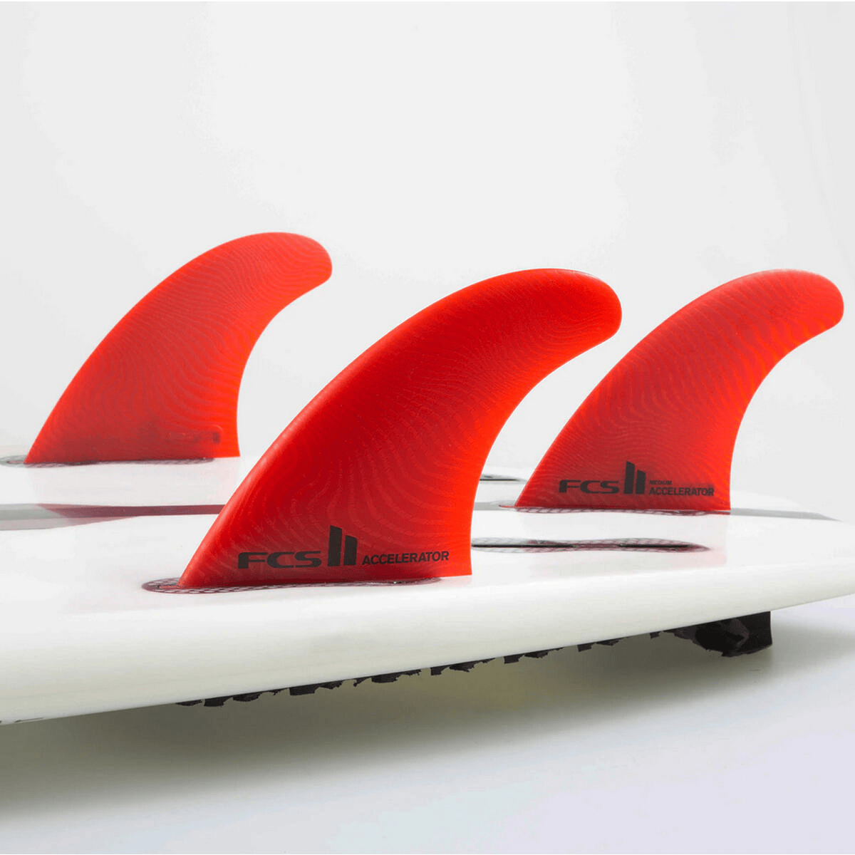 FCS II – Accelerator Neo Glass Large Red Tri Fins