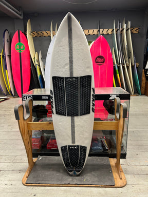 PUKAS 69 EVOLUTION - 5'10" X 19,75" X 2,38 29 LITRI USATA