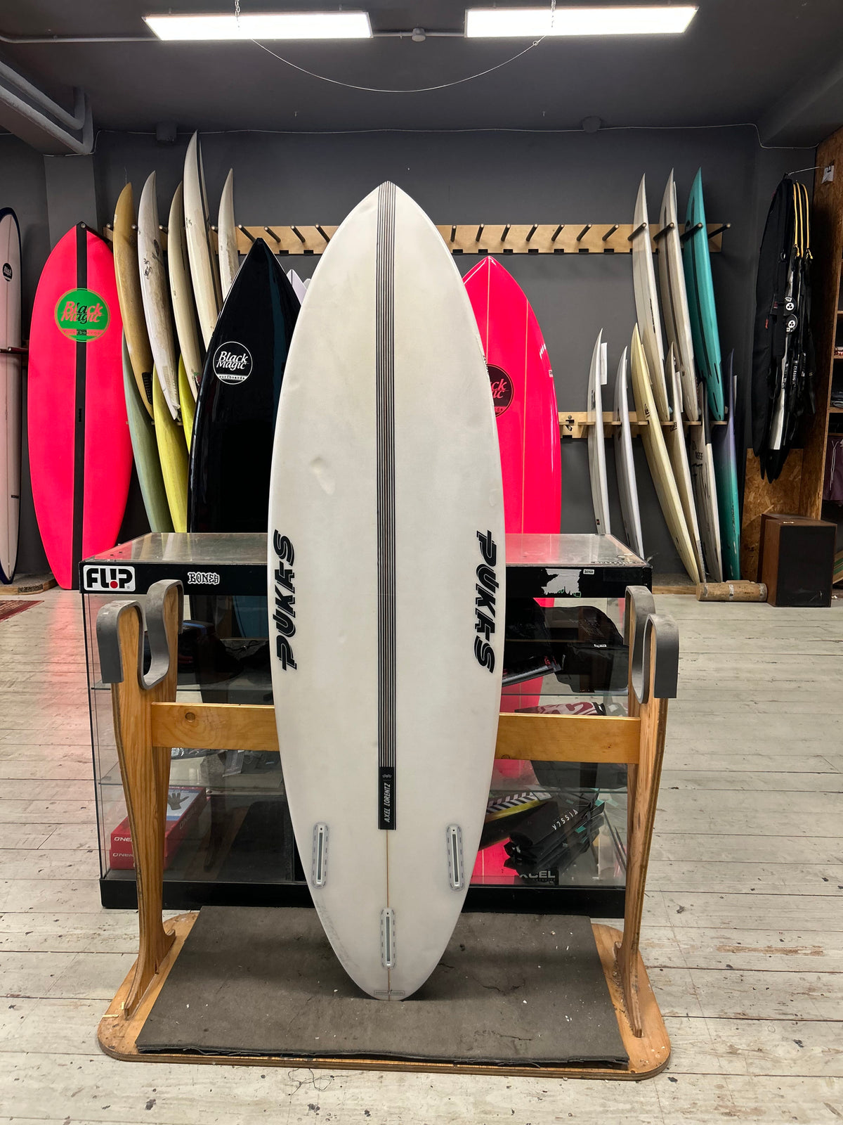 PUKAS - 69ER EVOLUTION by Axel Lorentz 5'10" x 19.75" x 2.38" - 29.1L