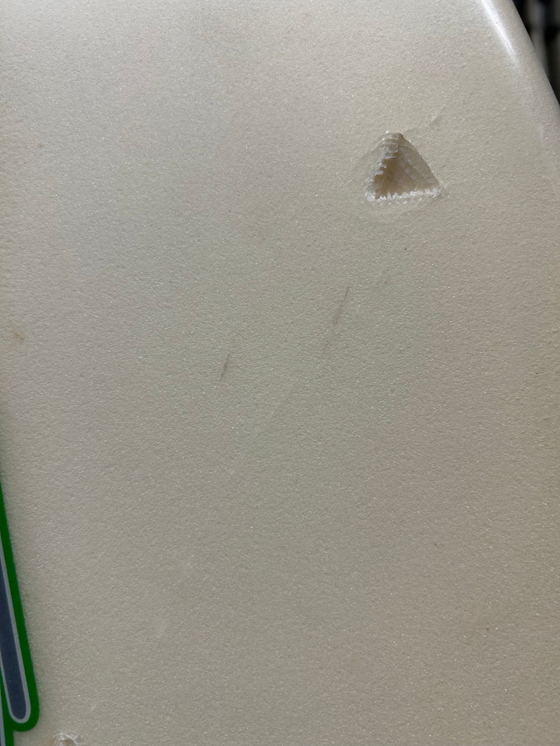 RAWSON - Shortboard 6'1" X 19 1/2 X 2 1/2 LT30 USATA