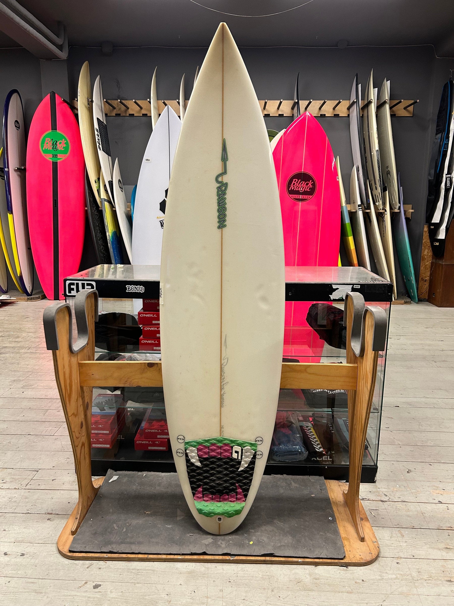 RAWSON - Shortboard 6'1" X 19 1/2 X 2 1/2 LT30 USATA